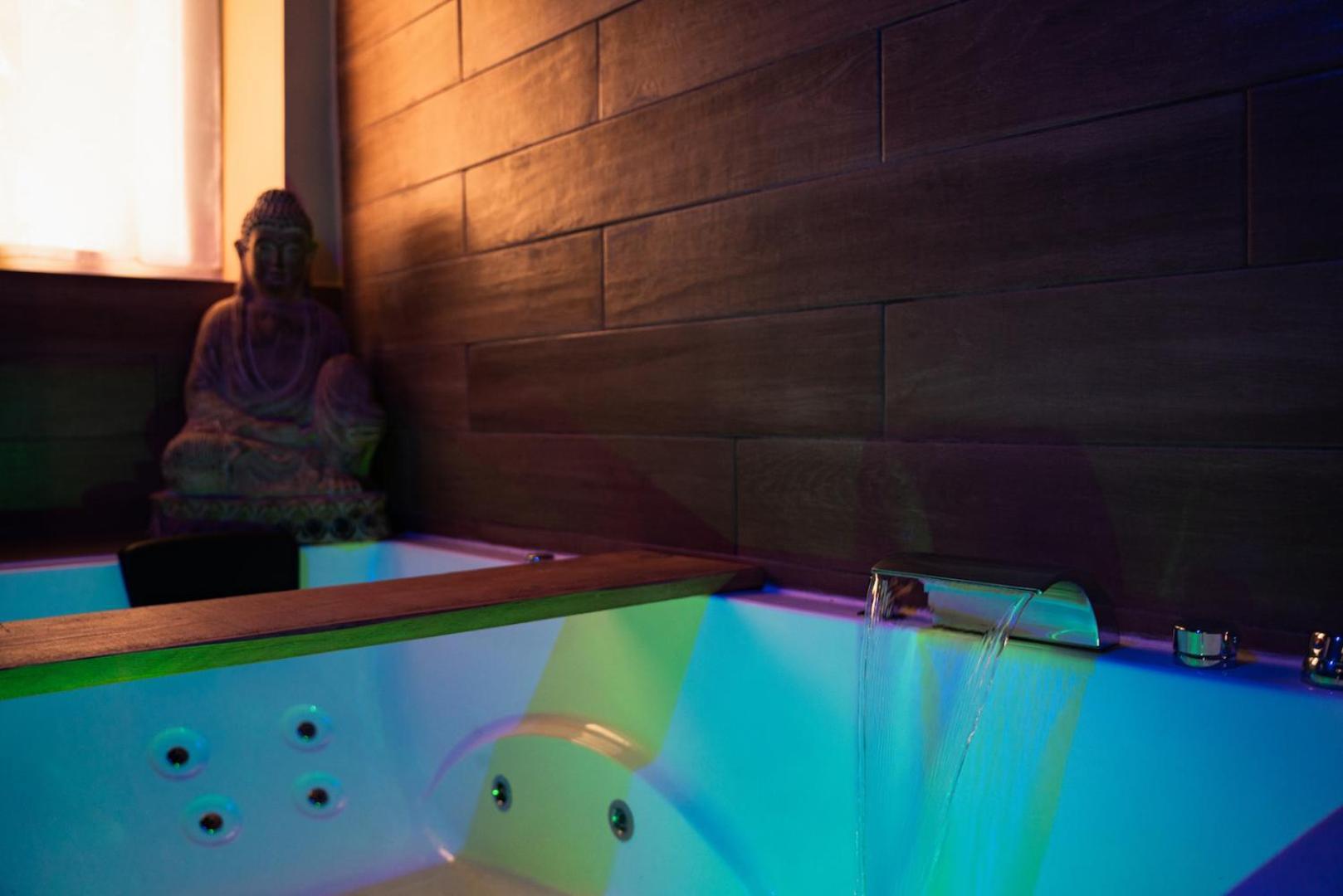 Appartement Le Balneo Jacuzzi Vieil Antibes Safranier Extérieur photo